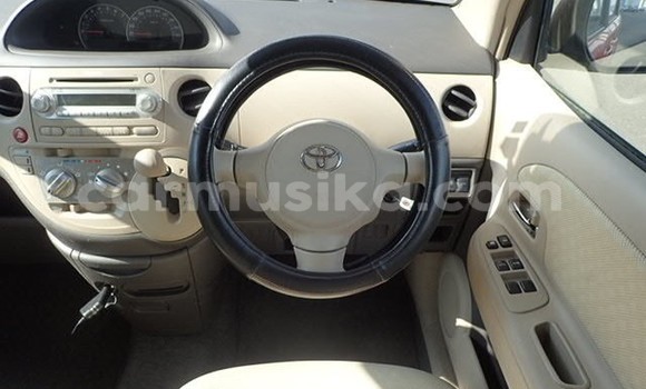 Buy Import Toyota Sienta Red Car in Beitbridge in Matabeleland South Buy Import Toyota Sienta Red Car in Beitbridge in Matabeleland South