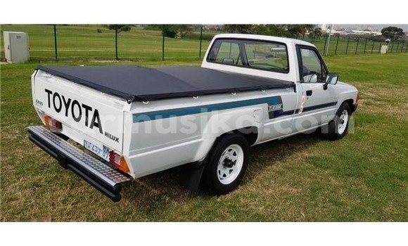 Acheter Occasion Voiture Toyota Hilux Blanc à Beitbridge, Matabeleland South Acheter Occasion Voiture Toyota Hilux Blanc à Beitbridge, Matabeleland South