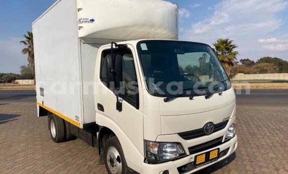 Acheter Occasion Utilitaire Toyota Dyna Blanc à Beitbridge, Matabeleland South Acheter Occasion Utilitaire Toyota Dyna Blanc à Beitbridge, Matabeleland South