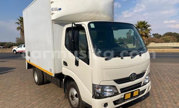 Acheter Occasion Utilitaire Toyota Dyna Blanc à Beitbridge, Matabeleland South Acheter Occasion Utilitaire Toyota Dyna Blanc à Beitbridge, Matabeleland South