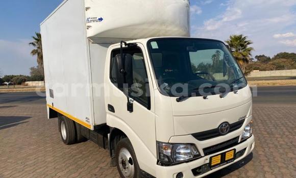 Acheter Occasion Utilitaire Toyota Dyna Blanc à Beitbridge, Matabeleland South Acheter Occasion Utilitaire Toyota Dyna Blanc à Beitbridge, Matabeleland South
