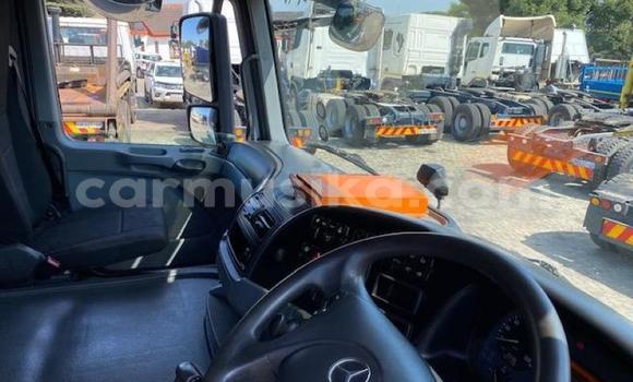 Buy Used Mercedes‒Benz Truck White Truck in Beitbridge in Matabeleland South Buy Used Mercedes‒Benz Truck White Truck in Beitbridge in Matabeleland South