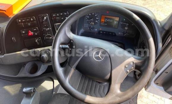 Buy Used Mercedes‒Benz Truck White Truck in Beitbridge in Matabeleland South Buy Used Mercedes‒Benz Truck White Truck in Beitbridge in Matabeleland South
