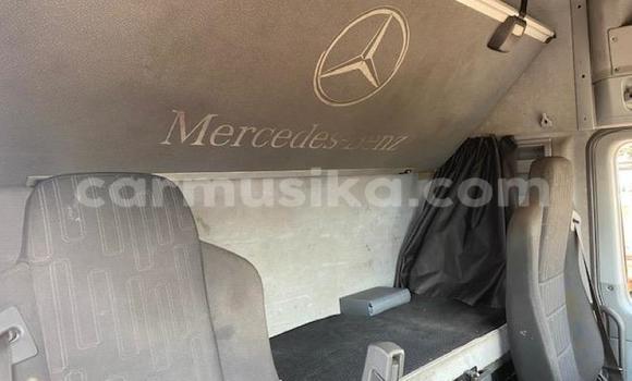 Buy Used Mercedes‒Benz Truck White Truck in Beitbridge in Matabeleland South Buy Used Mercedes‒Benz Truck White Truck in Beitbridge in Matabeleland South