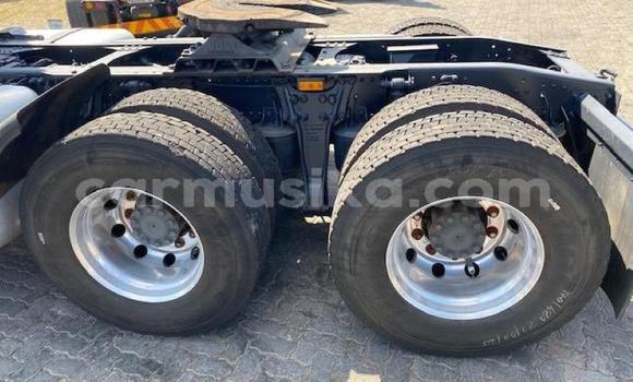 Buy Used Mercedes‒Benz Truck White Truck in Beitbridge in Matabeleland South Buy Used Mercedes‒Benz Truck White Truck in Beitbridge in Matabeleland South