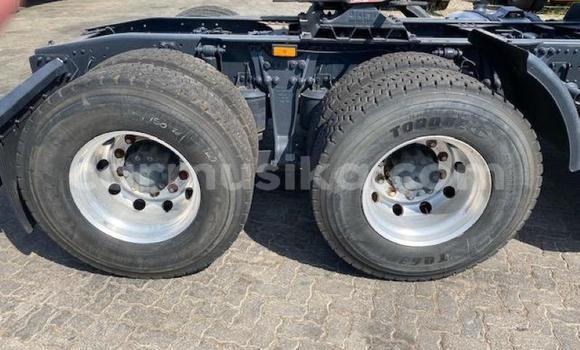 Buy Used Mercedes‒Benz Truck White Truck in Beitbridge in Matabeleland South Buy Used Mercedes‒Benz Truck White Truck in Beitbridge in Matabeleland South