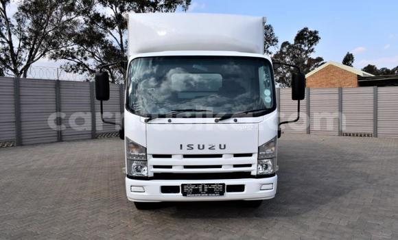 Acheter Occasion Utilitaire Isuzu Elf Blanc à Beitbridge, Matabeleland South Acheter Occasion Utilitaire Isuzu Elf Blanc à Beitbridge, Matabeleland South