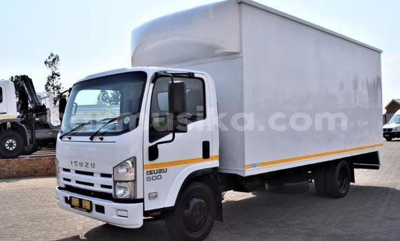 Nunua Ilio tumika Isuzu FTR 850 Nyeupe Lori ndani ya Beitbridge nchini Matabeleland Kusini