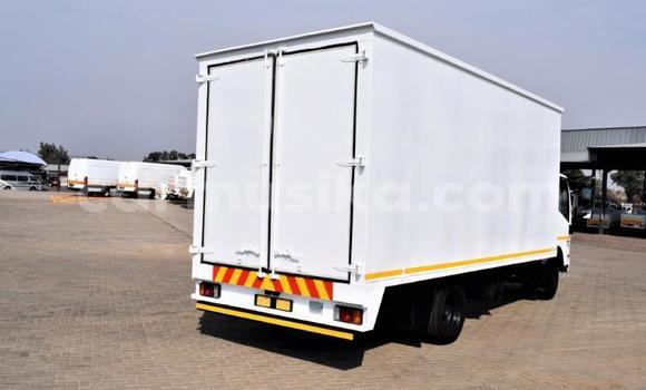 Acheter Occasion Utilitaire Isuzu FTR 850 Blanc à Beitbridge, Matabeleland South Acheter Occasion Utilitaire Isuzu FTR 850 Blanc à Beitbridge, Matabeleland South