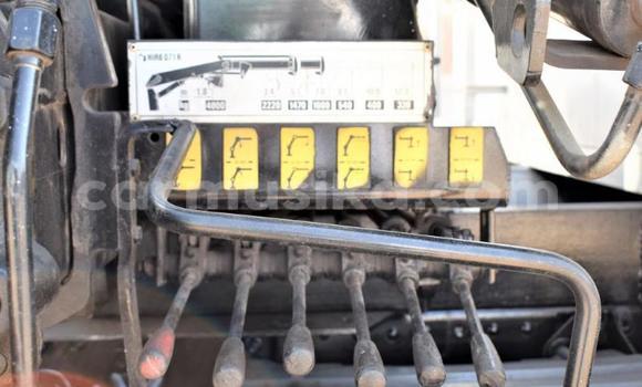 Nunua Ilio tumika Mercedes‒Benz Truck Nyeupe Lori ndani ya Beitbridge nchini Matabeleland Kusini Nunua Ilio tumika Mercedes‒Benz Truck Nyeupe Lori ndani ya Beitbridge nchini Matabeleland Kusini