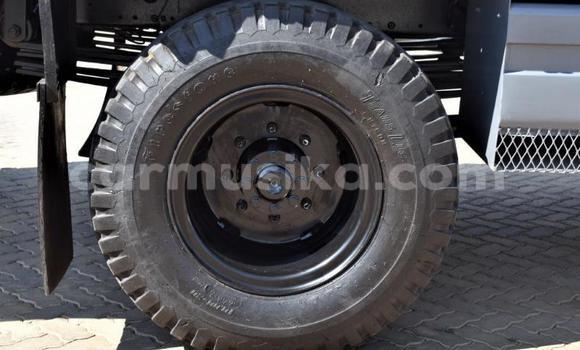 Nunua Ilio tumika Mercedes‒Benz Truck Nyeupe Lori ndani ya Beitbridge nchini Matabeleland Kusini Nunua Ilio tumika Mercedes‒Benz Truck Nyeupe Lori ndani ya Beitbridge nchini Matabeleland Kusini