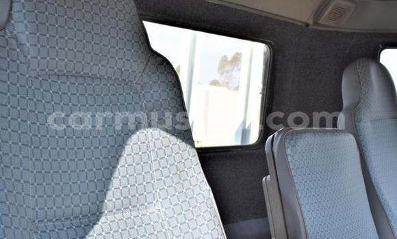 Nunua Ilio tumika Nissan UD Nyeupe Lori ndani ya Beitbridge nchini Matabeleland Kusini Nunua Ilio tumika Nissan UD Nyeupe Lori ndani ya Beitbridge nchini Matabeleland Kusini