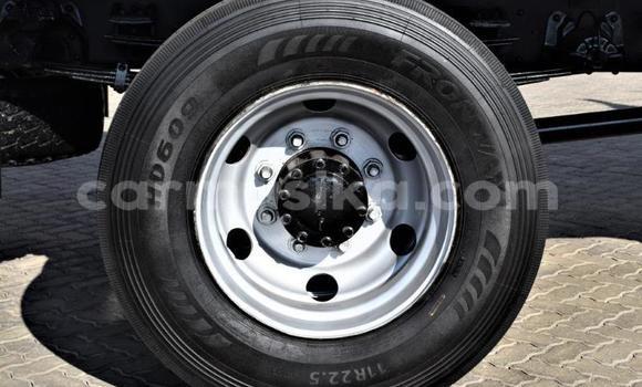 Nunua Ilio tumika Nissan UD Nyeupe Lori ndani ya Beitbridge nchini Matabeleland Kusini Nunua Ilio tumika Nissan UD Nyeupe Lori ndani ya Beitbridge nchini Matabeleland Kusini