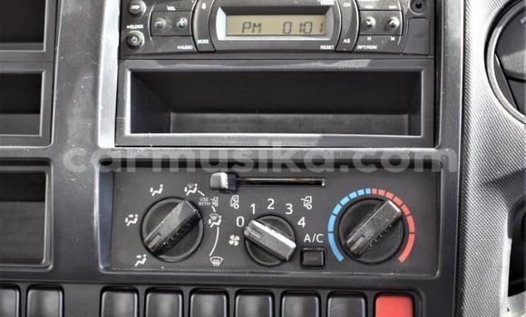 Acheter Occasion Utilitaire Hino 300 Blanc à Beitbridge, Matabeleland South Acheter Occasion Utilitaire Hino 300 Blanc à Beitbridge, Matabeleland South