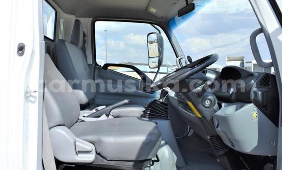 Acheter Occasion Utilitaire Hino 300 Blanc à Beitbridge, Matabeleland South Acheter Occasion Utilitaire Hino 300 Blanc à Beitbridge, Matabeleland South