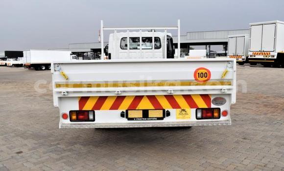 Nunua Ilio tumika Isuzu Elf Nyeupe Lori ndani ya Beitbridge nchini Matabeleland Kusini Nunua Ilio tumika Isuzu Elf Nyeupe Lori ndani ya Beitbridge nchini Matabeleland Kusini