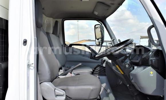 Acheter Occasion Utilitaire Hino 300 Blanc à Beitbridge, Matabeleland South Acheter Occasion Utilitaire Hino 300 Blanc à Beitbridge, Matabeleland South