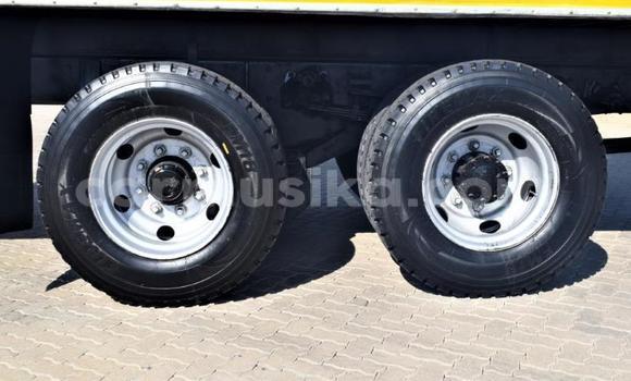 Acheter Occasion Utilitaire Nissan UD Blanc à Beitbridge, Matabeleland South Acheter Occasion Utilitaire Nissan UD Blanc à Beitbridge, Matabeleland South