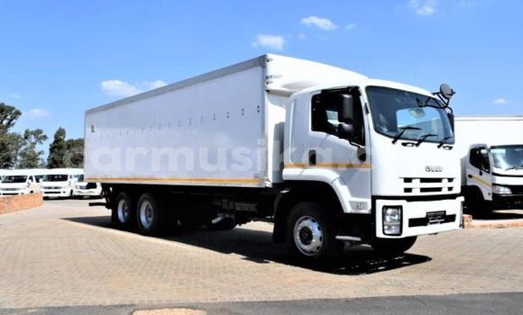 Nunua Ilio tumika Isuzu FTR 850 Nyeupe Lori ndani ya Beitbridge nchini Matabeleland Kusini Nunua Ilio tumika Isuzu FTR 850 Nyeupe Lori ndani ya Beitbridge nchini Matabeleland Kusini