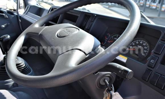 Nunua Ilio tumika Isuzu FTR 850 Nyeupe Lori ndani ya Beitbridge nchini Matabeleland Kusini Nunua Ilio tumika Isuzu FTR 850 Nyeupe Lori ndani ya Beitbridge nchini Matabeleland Kusini