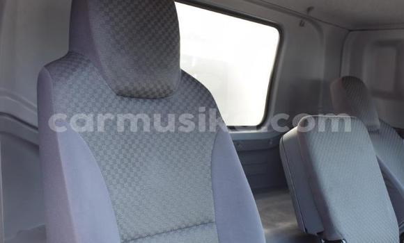 Nunua Ilio tumika Isuzu FTR 850 Nyeupe Lori ndani ya Beitbridge nchini Matabeleland Kusini Nunua Ilio tumika Isuzu FTR 850 Nyeupe Lori ndani ya Beitbridge nchini Matabeleland Kusini