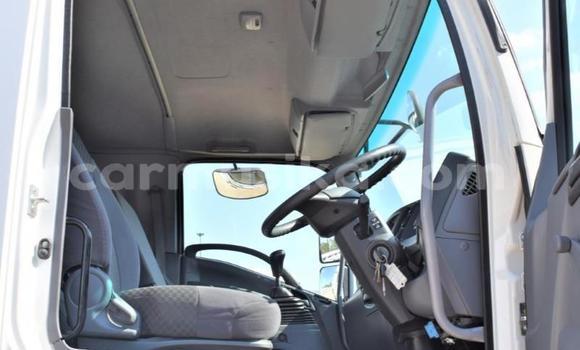 Nunua Ilio tumika Isuzu FTR 850 Nyeupe Lori ndani ya Beitbridge nchini Matabeleland Kusini Nunua Ilio tumika Isuzu FTR 850 Nyeupe Lori ndani ya Beitbridge nchini Matabeleland Kusini