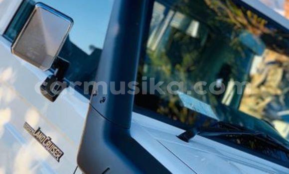 Acheter Occasion Voiture Toyota Land Cruiser Blanc à Beitbridge, Matabeleland South Acheter Occasion Voiture Toyota Land Cruiser Blanc à Beitbridge, Matabeleland South