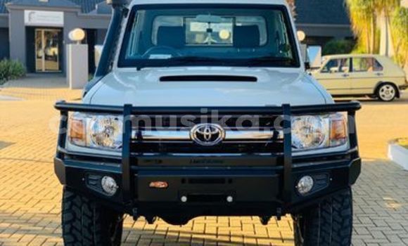 Acheter Occasion Voiture Toyota Land Cruiser Blanc à Beitbridge, Matabeleland South Acheter Occasion Voiture Toyota Land Cruiser Blanc à Beitbridge, Matabeleland South