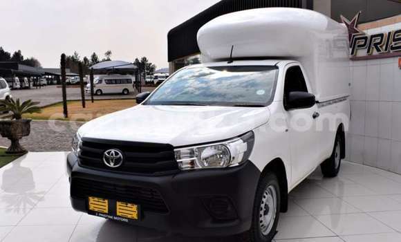Tenga Tsaru Toyota Hilux Chena Mota in Beitbridge in Matabeleland South