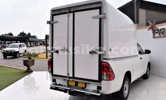 Acheter Occasion Voiture Toyota Hilux Blanc à Beitbridge, Matabeleland South Acheter Occasion Voiture Toyota Hilux Blanc à Beitbridge, Matabeleland South