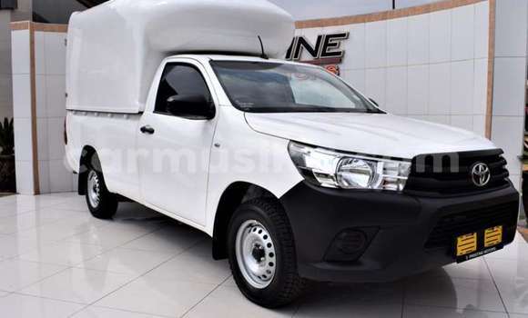 Acheter Occasion Voiture Toyota Hilux Blanc à Beitbridge, Matabeleland South Acheter Occasion Voiture Toyota Hilux Blanc à Beitbridge, Matabeleland South