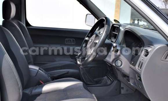 Nunua Ilio tumika Nissan Hardbody Nyeupe Gari ndani ya Beitbridge nchini Matabeleland Kusini Nunua Ilio tumika Nissan Hardbody Nyeupe Gari ndani ya Beitbridge nchini Matabeleland Kusini