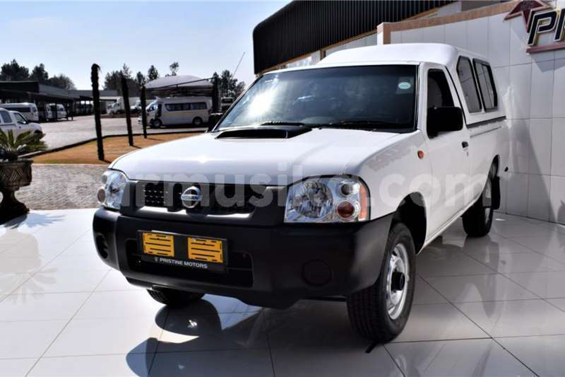 Big with watermark nissan np 300 matabeleland south beitbridge 25232