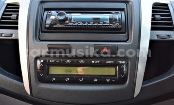 Buy Used Toyota Hilux Blue Car in Beitbridge in Matabeleland South Buy Used Toyota Hilux Blue Car in Beitbridge in Matabeleland South