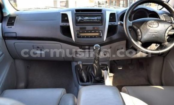 Buy Used Toyota Hilux Blue Car in Beitbridge in Matabeleland South Buy Used Toyota Hilux Blue Car in Beitbridge in Matabeleland South
