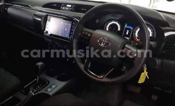 Buy Used Toyota Hilux White Car in Beitbridge in Matabeleland South Buy Used Toyota Hilux White Car in Beitbridge in Matabeleland South