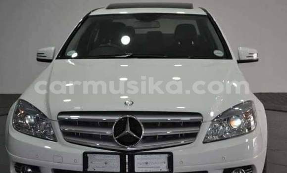 Tenga Tsaru Mercedes‒Benz 200 Chena Mota in Beitbridge in Matabeleland South