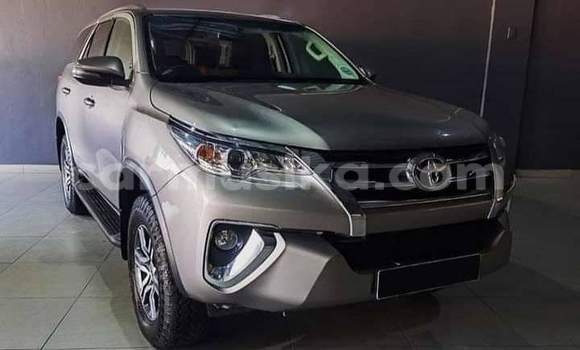 Buy Used Toyota Fortuner Beige Car in Beitbridge in Matabeleland South Buy Used Toyota Fortuner Beige Car in Beitbridge in Matabeleland South