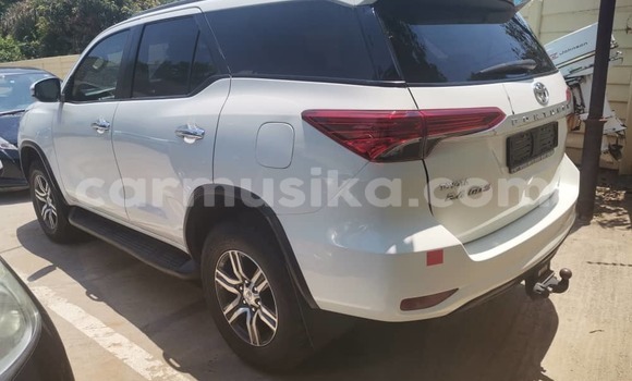 Nunua Mpya Toyota Fortuner Nyeupe Gari ndani ya Harare nchini Harare Nunua Mpya Toyota Fortuner Nyeupe Gari ndani ya Harare nchini Harare