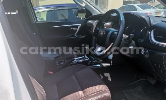 Nunua Mpya Toyota Fortuner Nyeupe Gari ndani ya Harare nchini Harare Nunua Mpya Toyota Fortuner Nyeupe Gari ndani ya Harare nchini Harare