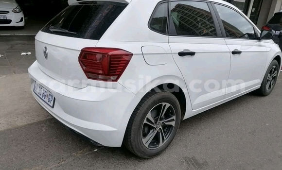 Acheter Occasion Voiture Volkswagen Polo Blanc à Beitbridge, Matabeleland South Acheter Occasion Voiture Volkswagen Polo Blanc à Beitbridge, Matabeleland South