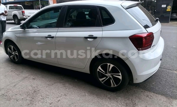 Acheter Occasion Voiture Volkswagen Polo Blanc à Beitbridge, Matabeleland South Acheter Occasion Voiture Volkswagen Polo Blanc à Beitbridge, Matabeleland South