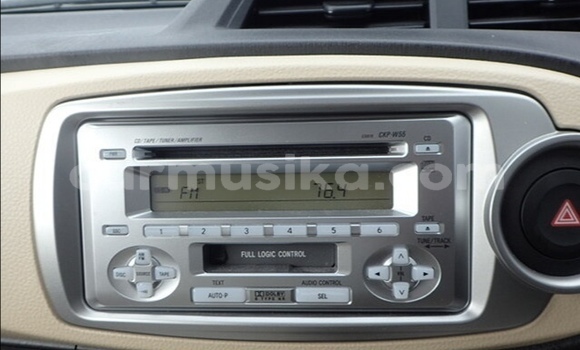 Acheter Occasion Voiture Toyota Vitz Gris à Beitbridge, Matabeleland South Acheter Occasion Voiture Toyota Vitz Gris à Beitbridge, Matabeleland South