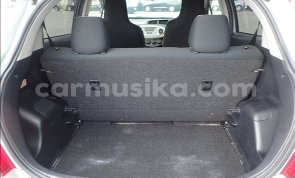 Acheter Occasion Voiture Toyota Vitz Gris à Beitbridge, Matabeleland South Acheter Occasion Voiture Toyota Vitz Gris à Beitbridge, Matabeleland South