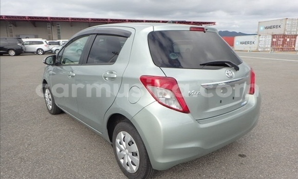 Acheter Occasion Voiture Toyota Vitz Gris à Beitbridge, Matabeleland South Acheter Occasion Voiture Toyota Vitz Gris à Beitbridge, Matabeleland South