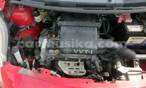 Acheter Occasion Voiture Toyota Vitz Rouge à Beitbridge, Matabeleland South Acheter Occasion Voiture Toyota Vitz Rouge à Beitbridge, Matabeleland South