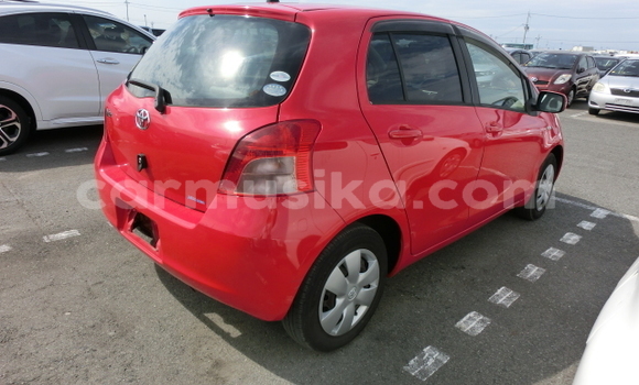 Acheter Occasion Voiture Toyota Vitz Rouge à Beitbridge, Matabeleland South Acheter Occasion Voiture Toyota Vitz Rouge à Beitbridge, Matabeleland South