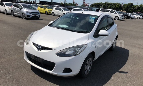 Tenga Tsaru Mazda Demio Chena Mota in Beitbridge in Matabeleland South