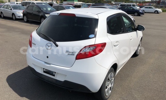 Acheter Occasion Voiture Mazda Demio Blanc à Beitbridge, Matabeleland South Acheter Occasion Voiture Mazda Demio Blanc à Beitbridge, Matabeleland South