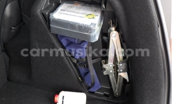 Buy Used Honda Fit Silver Car in Beitbridge in Matabeleland South Buy Used Honda Fit Silver Car in Beitbridge in Matabeleland South